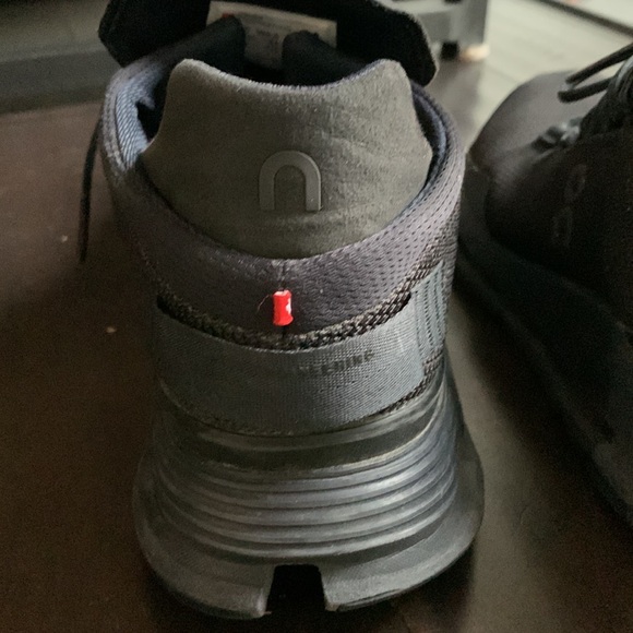 On Cloud Tec women’s 9.5 black - Picture 3 of 8